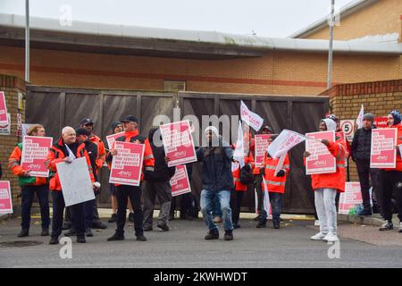 London, England, UK. 30th Nov, 2022. Royal Mail workers stand at the picket line outside the Islington Delivery Office as the Communication Workers Union (CWU) continues its strike action over pay and employment conditions. (Credit Image: © Vuk Valcic/ZUMA Press Wire) Stock Photo