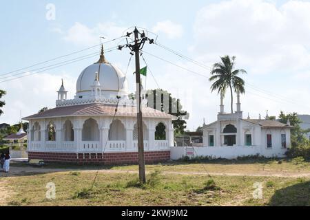 Hazrat Pir Ilyas Ahmed Khattu Bawa Dargah and Mosque at Dholka, Gujrat, India Stock Photo