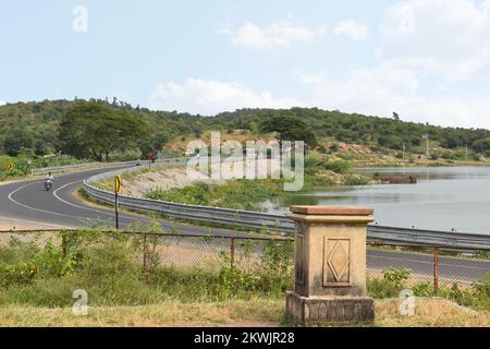 INDIA, GUJRAT, October 2022, Lanscape view of Roadway Vadatalav near Khajuri Masjid Champaner-Pavagadh Archaeological Park, a UNESCO World Heritage Si Stock Photo