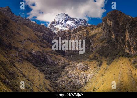 Huascaran Mountain massif in Cordillera Blanca, snowcapped Andes, Ancash, Peru Stock Photo