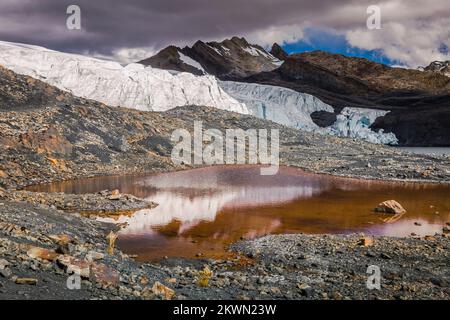 Pastoruri Glacier in Cordillera Blanca, snowcapped Andes, Ancash, Peru Stock Photo