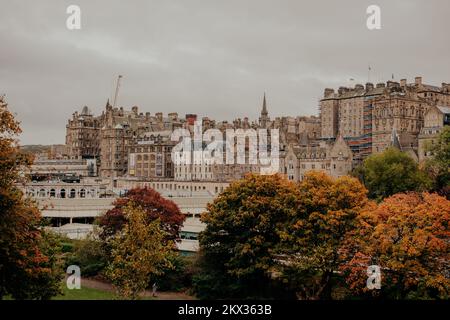 Edinburgh Scotland: 19th Oct 2022: Edinburgh City skyline in Autumn view from  Princes Street gardens Stock Photo