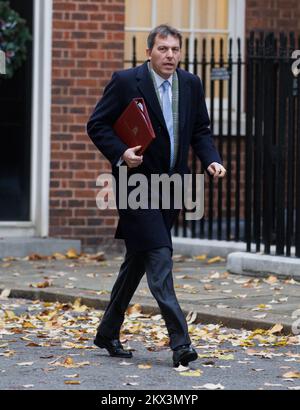 John Glen, Chief Secretary to the Treasury, in Downing Street for a Cabinet meeting. Stock Photo