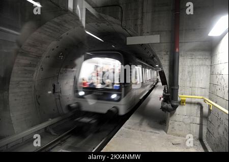 - Milano, la nuova linea 4 della Metropolitana   - Milan, the new Metro 4 line Stock Photo