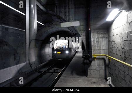 - Milano, la nuova linea 4 della Metropolitana   - Milan, the new Metro 4 line Stock Photo