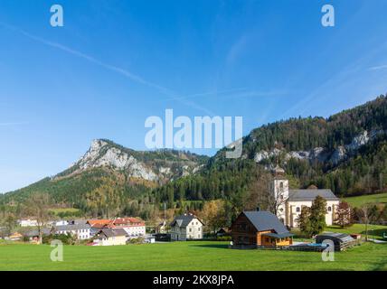 Schwarzau im Gebirge: village Schwarzau im Gebirge, mountain Falkenstein in Wiener Alpen, Alps, Niederösterreich, Lower Austria, Austria Stock Photo