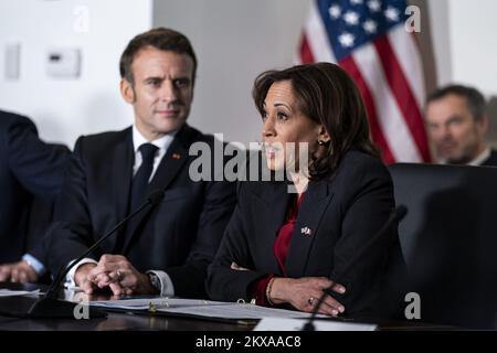 Washington, United States. 30th Nov, 2022. Vice President Kamala Harris attends a briefing with French President Emmanuel Macron (L) at NASA headquarters in Washington, DC, on Wednesday, November 30, 2022. President Joe Biden will welcome Macron for the first White House state dinner in more than three years on Thursday. Photo by Al Drago/UPI Credit: UPI/Alamy Live News Stock Photo