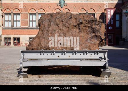 Iron Meteorite Found In Greenland On Sledge Outside National History 