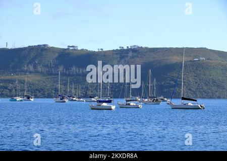 Boats on Knysna Lagoon looking towards Knysna Heads, Garden Route in ...