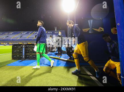 ZAGREB, CROATIA - MARCH 18: Tottenham Hotspur players come to warm up before the beginning of UEFA Europa League Round of 16 Second Leg match between Dinamo Zagreb and Tottenham Hotspur at Stadion Maksimir on March 18, 2021 in Zagreb, Croatia. Sporting stadiums around Europe remain under strict restrictions due to the Coronavirus Pandemic as Government social distancing laws prohibit fans inside venues resulting in games being played behind closed doors. (Photo by Goran Stanzl/Pixsell) Stock Photo