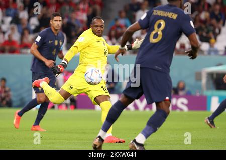 Doha, Qatar. 30th Nov, 2022. France goalkeeper Steve Mandanda during the FIFA World Cup 2022, Group D football match between Tunisia and France on November 30, 2022 at Education City Stadium in Doha, Qatar - Photo Jean Catuffe/DPPI Credit: DPPI Media/Alamy Live News Stock Photo