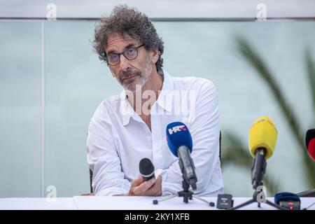 American filmmaker Joel Coen during the opening of Ponta Lopud Festival and press conference in Lopud near Dubrovnik, Croatia on June 22, 2022. Four-time Oscar winner Joel Coen opened the 2nd Ponta Lopud Festival. In addition to Joel Coen, there were other film directors such as Brian Swardstrom, Peter Spears and Pawel Pawlikowski. In a week, the island of Lopud will become a creative cultural center for film industry professionals, a place to meet, exchange ideas and enjoy art. In addition to the talented regional film workers of the new generation, who will have the opportunity to get acquai Stock Photo