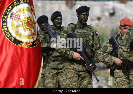 Croatian soldiers during closing ceremony of the training for the development of leaders of Marko Babic Leadership Development Centre at Knin Fortress, on October 12, 2022 in Knin, Croatia. For the final march soldiers walk 88 kilometers from Udinba to Knin Fortres, where the final ceremony is held. Photo: Hrvoje Jelavic/PIXSELL Stock Photo