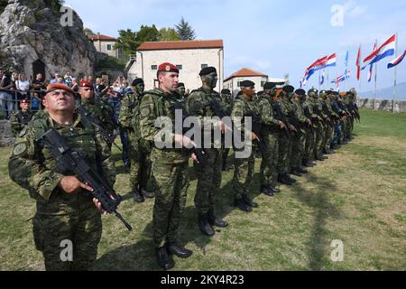 Croatian soldiers during closing ceremony of the training for the development of leaders of Marko Babic Leadership Development Centre at Knin Fortress, on October 12, 2022 in Knin, Croatia. For the final march soldiers walk 88 kilometers from Udinba to Knin Fortres, where the final ceremony is held. Photo: Hrvoje Jelavic/PIXSELL Stock Photo