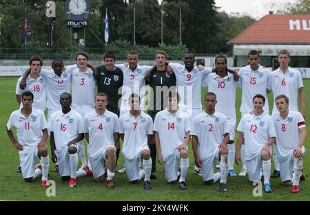 England team group. Back Row: Ryan Donaldson, Nathaniel Wedderburn, Scott Malone, James Severn, Reece Brown, Declan Rudd, Frank Nouble, Nathan Delfouneso, Steven Caulker and Nathan Baker. Front Row: Jacob Mellis, Roarie Deacon, James Wallace, Cameron Steward, Ryan Mason, Jordan Clarke, Adam Smith and Dean Parrett. Stock Photo