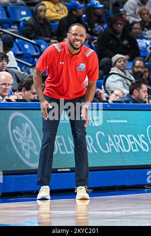 St. Louis, Mo - November 30: Saint Louis University Guard Sincere 