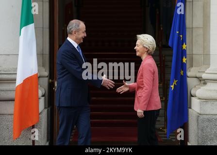 Taoiseach Micheal Martin and European Commission President Ursula von der Leyen pose for a photograph after speaking to the media at Government Buildings in Dublin. Picture date: Thursday December 1, 2022. Stock Photo