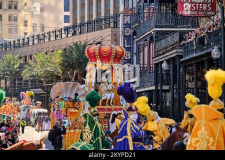 New Orleans, Louisiana, USA. 1st Mar, 2022. The Krewe of Rex parades during Fat Tuesday Mardi Gras celebrations in New Orleans, Louisiana USA on March 01, 2022. Mardi Gras parades and festivities were cancelled in the city last year due to the Covid-19 pandemic. (Credit Image: © Dan Anderson/ZUMA Press Wire) Stock Photo