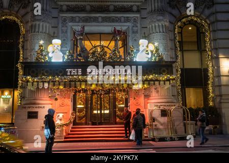 The Peninsula Hotel with Holiday Decorations, New York City, USA  2022 Stock Photo