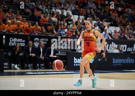 Valencia, Spain. 01st Dec, 2022. Queralt Casas #9 of Valencia Basket in action during the Endesa Women's League at Fuente de San Luis Sport Hall.Final score; Valencia Basket 91:34 Barca Basquet CBS. Credit: SOPA Images Limited/Alamy Live News Stock Photo