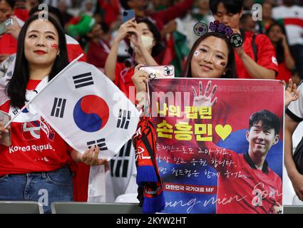 Ar Rayyan, Qatar, 2nd December 2022. Korean fans during the FIFA World Cup 2022 match at Education City Stadium, Ar Rayyan. Picture credit should read: David Klein / Sportimage Credit: Sportimage/Alamy Live News Stock Photo