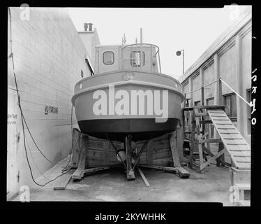 39' ASB , Ships, Naval Vessels, Boats, Naval History, Navy Stock Photo