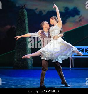 London, UK. 02nd Dec, 2022. Act 2 scene with Katrina Lyndon as Aurora and Stephen Murray as Leo. Matthew Bourne's Sleeping Beauty celebrates 10 years since its premiere at Sadler's Wells, when it became the fastest selling production in the company's history. It runs Dec 2-Jan 15. Credit: Imageplotter/Alamy Live News Stock Photo