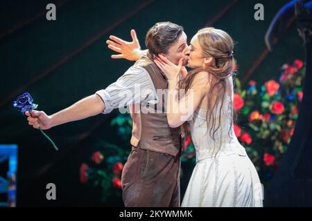 London, UK. 02nd Dec, 2022. Act 2 scene with Katrina Lyndon as Aurora and Stephen Murray as Leo. Matthew Bourne's Sleeping Beauty celebrates 10 years since its premiere at Sadler's Wells, when it became the fastest selling production in the company's history. It runs Dec 2-Jan 15. Credit: Imageplotter/Alamy Live News Stock Photo