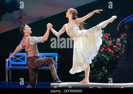 London, UK. 02nd Dec, 2022. Act 2 scene with Katrina Lyndon as Aurora and Stephen Murray as Leo. Matthew Bourne's Sleeping Beauty celebrates 10 years since its premiere at Sadler's Wells, when it became the fastest selling production in the company's history. It runs Dec 2-Jan 15. Credit: Imageplotter/Alamy Live News Stock Photo