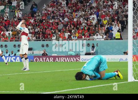 Doha, Qatar. 02nd Dec, 2022. 12/02/2022, Education City Stadium, Doha, QAT, World Cup FIFA 2022, Group H, South Korea vs Portugal, in the picture Portugal's forward Cristiano Ronaldo, South Korea's goalkeeper Kim Seung-gyu Credit: dpa picture alliance/Alamy Live News Stock Photo