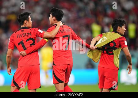 Doha, Qatar. 02nd Dec, 2022. Korea players celebrating the victory during the FIFA World Cup Qatar 2022 match, Group H, between South Korea v Portugal played at Education City Stadium on Dec 2, 2022 in Doha, Qatar. (Photo by Bagu Blanco / PRESSIN) Credit: PRESSINPHOTO SPORTS AGENCY/Alamy Live News Stock Photo