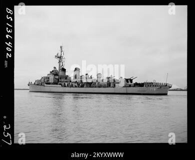 DD-776 James C. Owens , Ships, Naval Vessels, Boats, Naval History, Navy Stock Photo