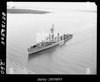 DD-776 James C. Owens , Ships, Naval Vessels, Boats, Naval History, Navy Stock Photo