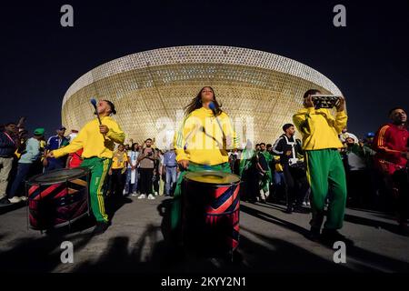 Lusail, Qatar. 02nd Dec, 2022. December 2, 2022: Lusail, Qatar: Supporters of Brazil prior to the FIFA World Cup Qatar 2022 group G match between Brazil and Cameroon at Lusail Stadium in Lusail. (Credit Image: © Florencia Tan Jun/PX Imagens via ZUMA Press Wire) Credit: ZUMA Press, Inc./Alamy Live News Credit: ZUMA Press, Inc./Alamy Live News Stock Photo