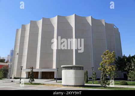 Alisher Navoi Cinema Palace, Pahtakor Street, Central Tashkent, Tashkent Province, Uzbekistan, Central Asia Stock Photo