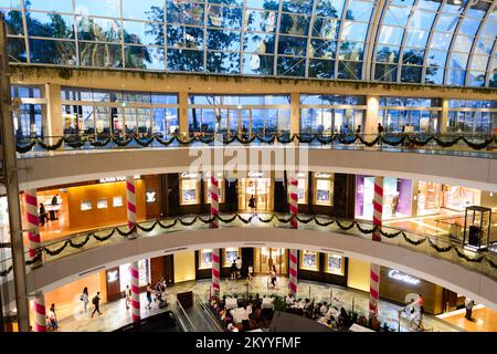 Cartier: Newly remodelled Cartier boutique at Marina Bay Sands, Singapore -  Luxferity