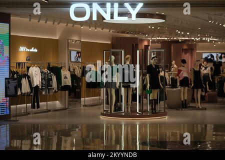 Shanghai,China-August 28th 2022: front of VERO MODA clothing retail  store.Women's clothing and fashion brand Stock Photo - Alamy