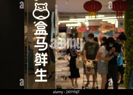 Shanghai,China-August 13th 2022: many Chinese people shopping in Hema Fresh store (Fresh Hippo). Hema is a retail brand owned by Alibaba Stock Photo