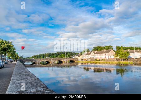 Bridge over the river Moy in Ballina town, County Mayo, Ireland. Stock Photo