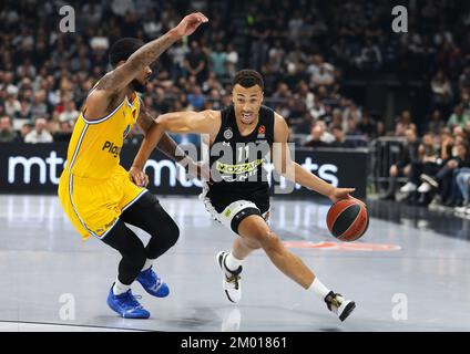 Belgrade, Serbia, 4 May 2023. James Nunnally of Partizan Mozzart Bet  Belgrade talks to his teammates after the defeat during the Play Offs Game 4  - 2022/2023 Turkish Airlines EuroLeague match between