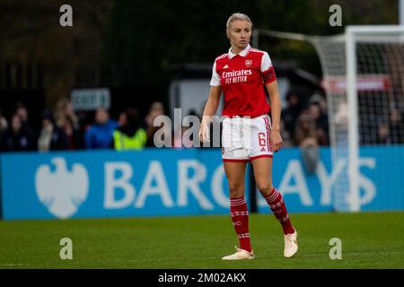 London, UK. 03rd Dec, 2022. London, England, December 3rd 2022: Leah Williamson (6 Arsenal) during the Barclays FA Womens Super League football match between Arsenal and Everton at Meadow Park in Borehamwood, England. (Liam Asman/SPP) Credit: SPP Sport Press Photo. /Alamy Live News Stock Photo