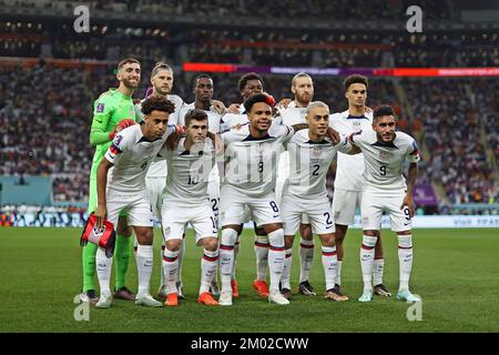 Jogadores do Estados Unidos, posam para foto oficial momentos antes da ...