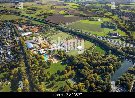 Luftbild, Großsportanlage Filder Benden, Tennisplätze, Fußballplatz, ENNI Solimare Schwimmbad, Moers-Vinn, Moers, Ruhrgebiet, Nordrhein-Westfalen, Deu Stock Photo