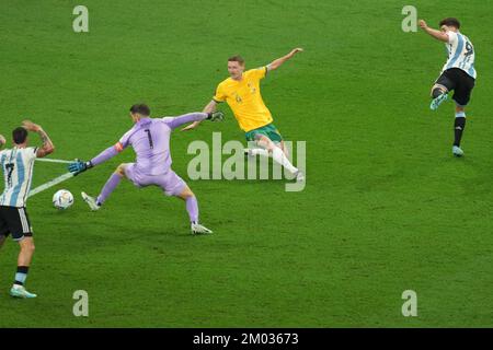 Argentina's Julian Alvarez (right) scores their side's second goal of the game during the FIFA World Cup round of 16 match at the Ahmad Bin Ali Stadium in Al Rayyan, Qatar. Picture date: Saturday December 3, 2022. Stock Photo