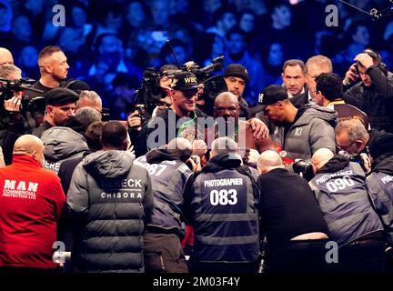 Tyson Fury (centre Left) Poses For A Photo With Derek Chisora After ...