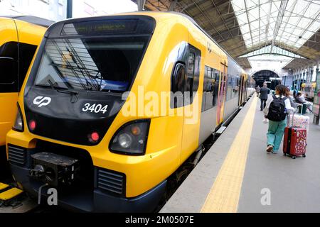 Porto Portugal - Trains and passengers at the São Bento train station in 2022 Stock Photo