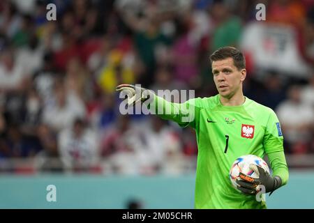 Doha, Qatar. 4th Dec, 2022. Wojciech Szczesny, goalkeeper of Poland, gestures during the Round of 16 match between France and Poland of the 2022 FIFA World Cup at Al Thumama Stadium in Doha, Qatar, Dec. 4, 2022. Credit: Zheng Huansong/Xinhua/Alamy Live News Stock Photo