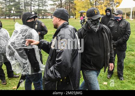 New York, New York, USA. 2nd Dec, 2022. Proud Boys protest a Drag Queen story hour at the Children's Museum in the Staten Island borough in New York City, New York, U.S. September 29, 2020. Drag Queen story hour is meant to teach children about inclusivity but protesters claim it is a grooming event. (Credit Image: © Stephanie Keith/ZUMA Press Wire) Stock Photo
