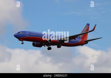 Southwest Airlines Boeing 737 on approach at Baltimore-Washington International Airport Stock Photo