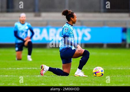 London, UK. 04th Dec, 2022. Dartford, England, November 04 2022: Players take the knee during the Barclays FA Womens Championship League game between London City Lionesses v Southampton at Princes Park Stadium.England. (K Hodgson/SPP) Credit: SPP Sport Press Photo. /Alamy Live News Stock Photo